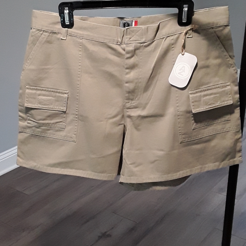 NWT Arizona Jean CompanyPager Short in size 15